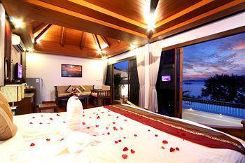 Byg Grand Beach Front & Sea View @ Panwa Beach Bagian luar foto